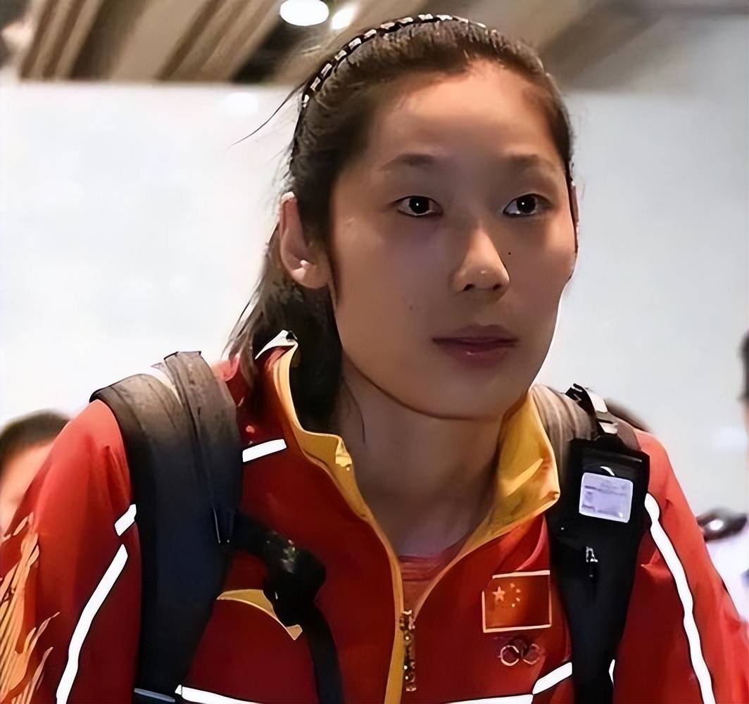 锦标赛巅峰对决！朱婷能否带领球队爆冷取胜？
